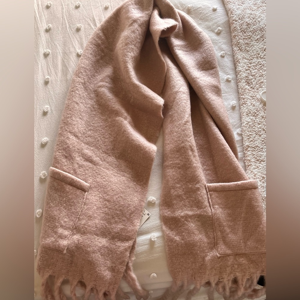 Dusty rose scarf with pockets . Never worn .